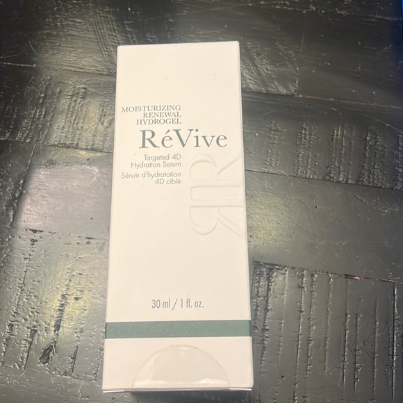 Brand new and sealed revive targeted 4D hydration serum - Picture 4 of 4